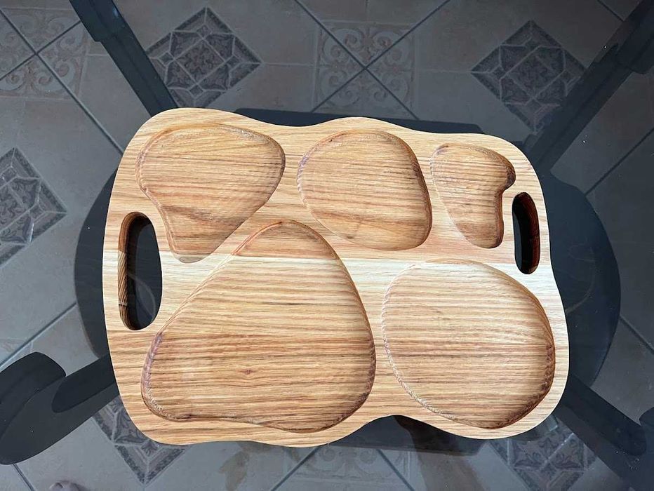 Platou de servire din stejar masiv 37×27 cm – Ménajeră cu 5 compartimente