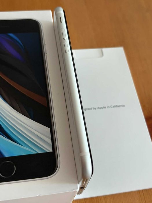 Iphone SE 2020 - Бял - 64GB -Перфектно състояние - Неразличим от Нов