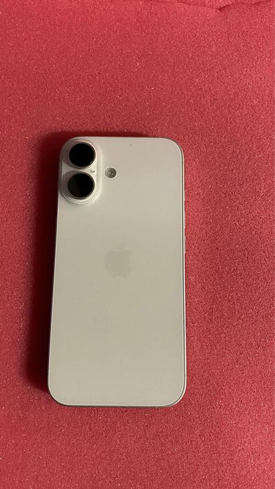 Vand/Schimn iPhone 16