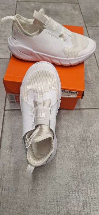 Маратонки Nike 32