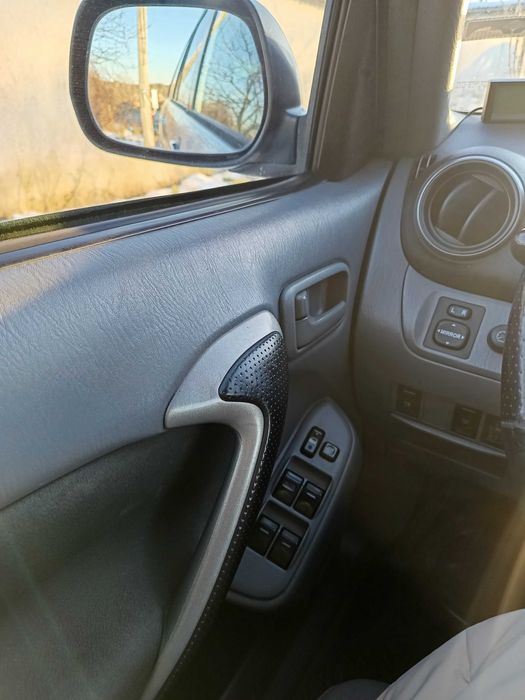 TOYOTA RAV 4  от собственик