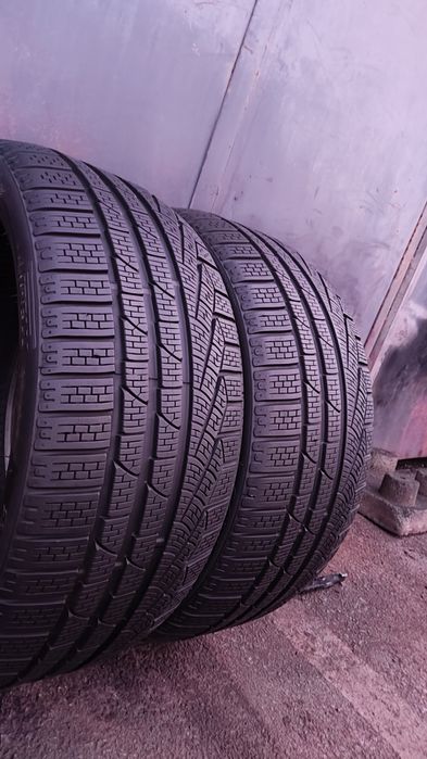 2бр. зимни гуми 235/35/19 Pirelli Sotto Zero Winter  W240
7mm
Добро съ