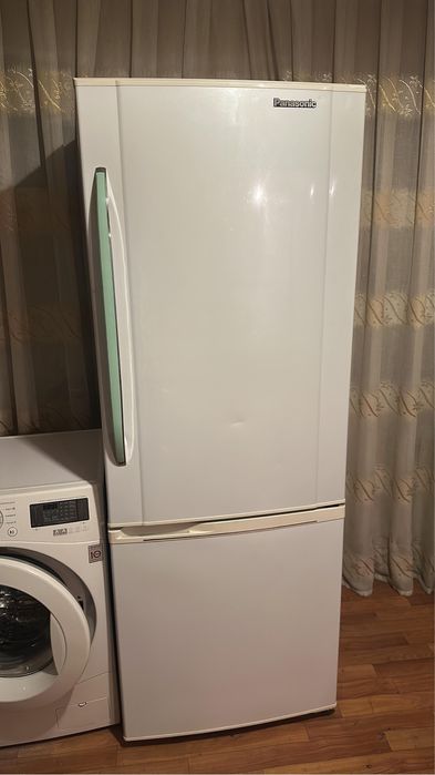 Продам Холодильник Panasonic