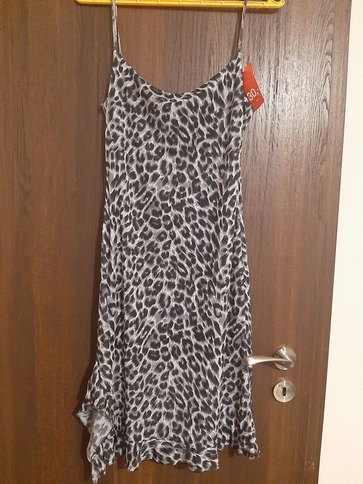 Нови рокли с етикет Etere,Zara,Esmara