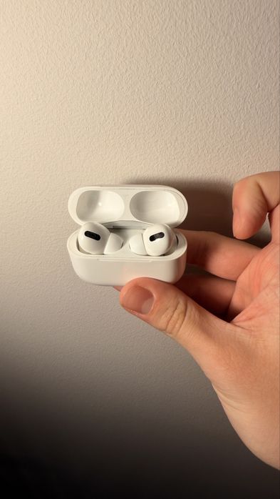 Apple AirPods Pro - series 1 - conditie excelenta - originală
