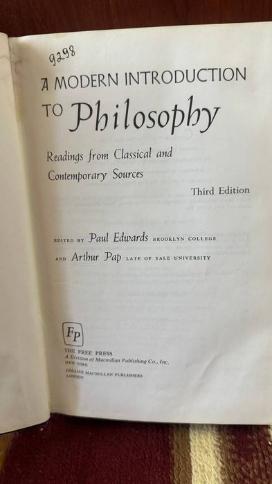 Продаю книгу на английском языке "A modern introduction to philosophy"