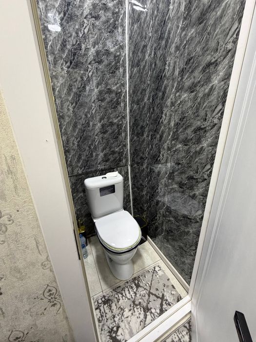 Чиланзар 20квартол продаётся квартира 1*2/4/4