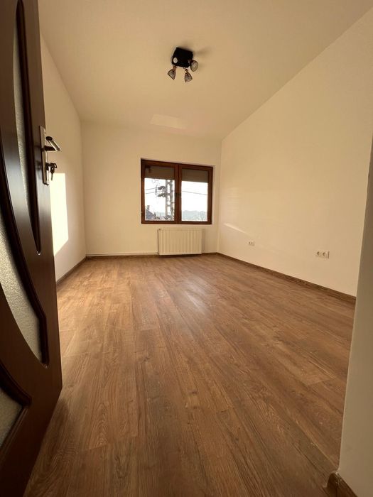 Casa de închiriat 5 camere