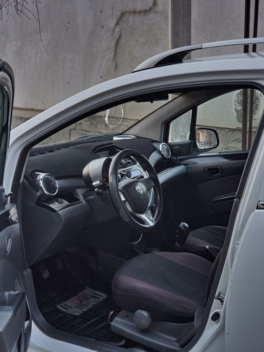 Chevrolet spark sotiladi