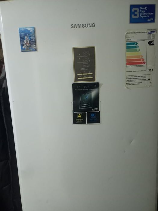 Продам два  холодильника