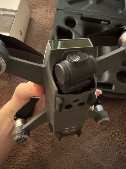 Продам  дрон Dji spark