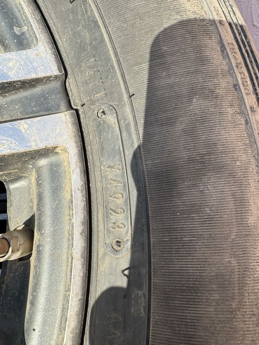 285/60/18 диски с резиной