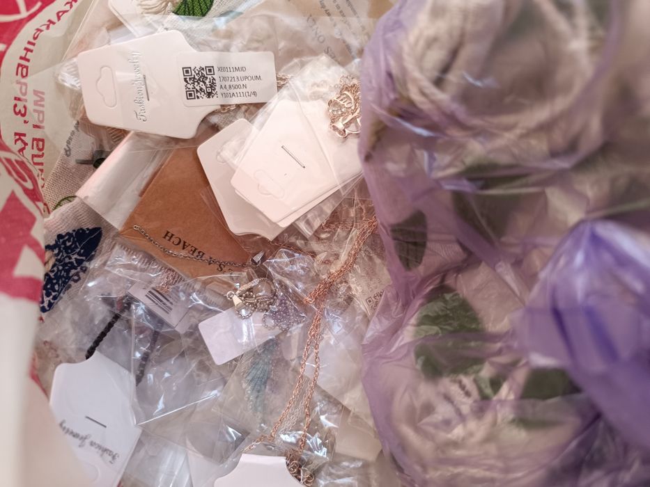 Продам бижутерию