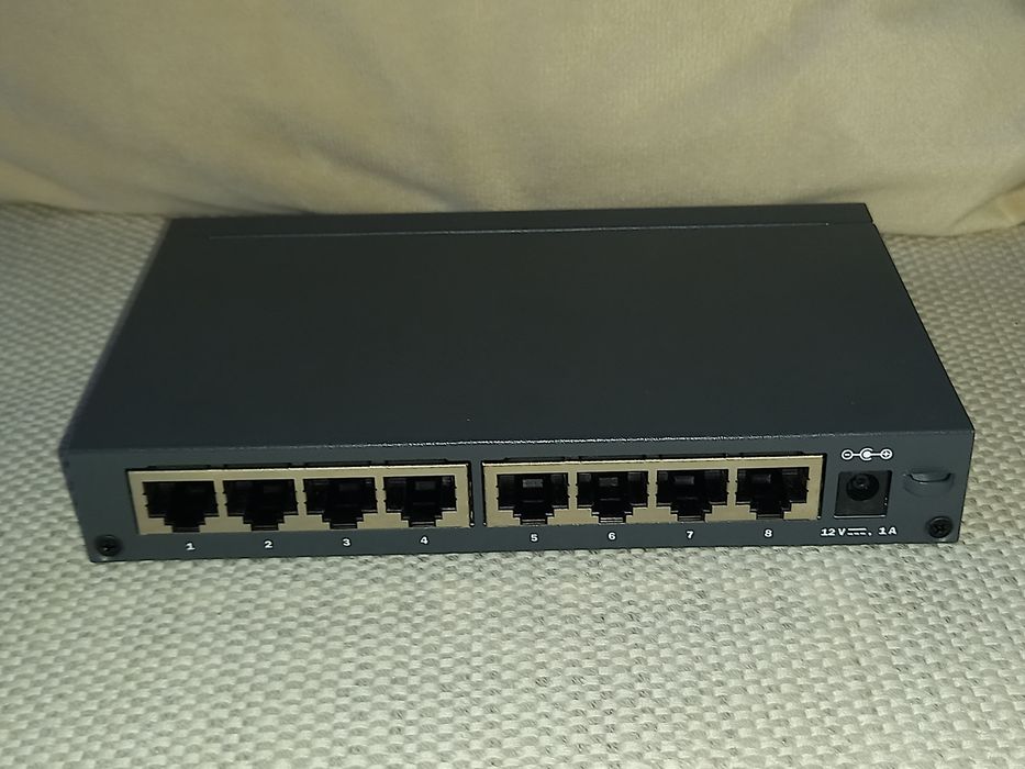 HP 1410-8G Switch