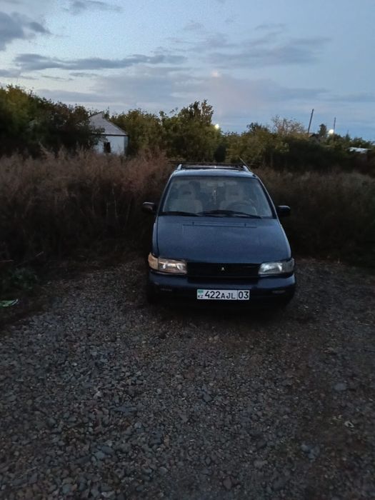Mitsubishi space wagon