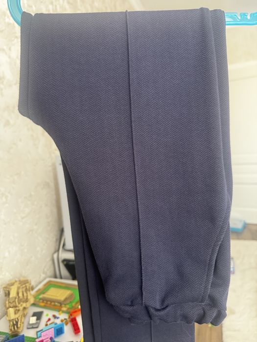 Брюки  на мальчика для школы, на резинке