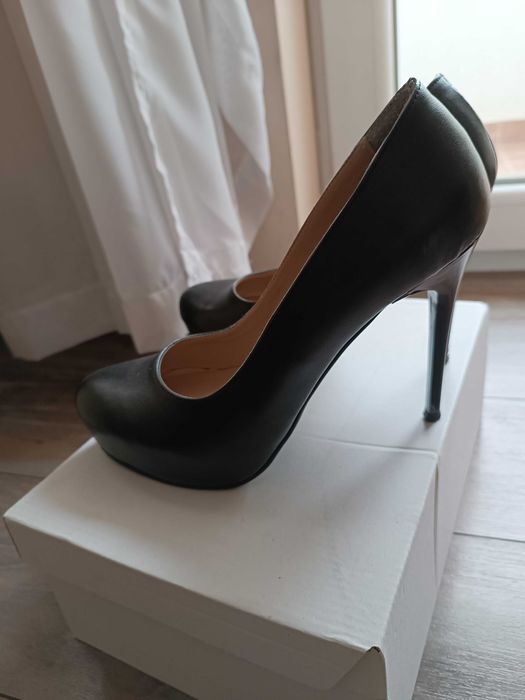 Дамски обувки на ток