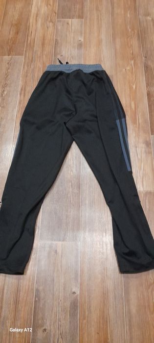 Продам футбольную форму ювентус адидас