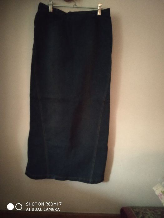 Юбка длинная. Черная.