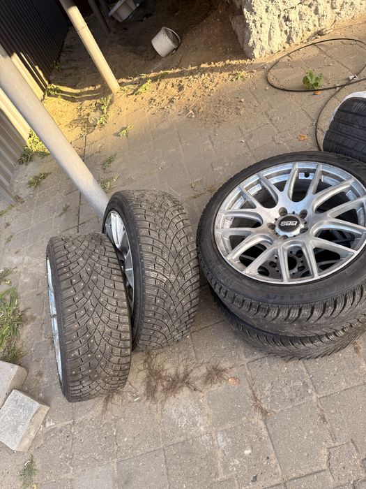 Продам шины комплект