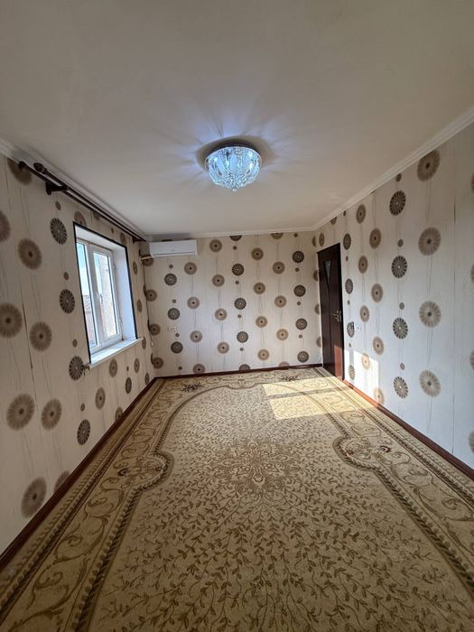 Gagarinda uy sotiladi 2 x xonali + 6 metrlik balkon. Ipoteka bor!