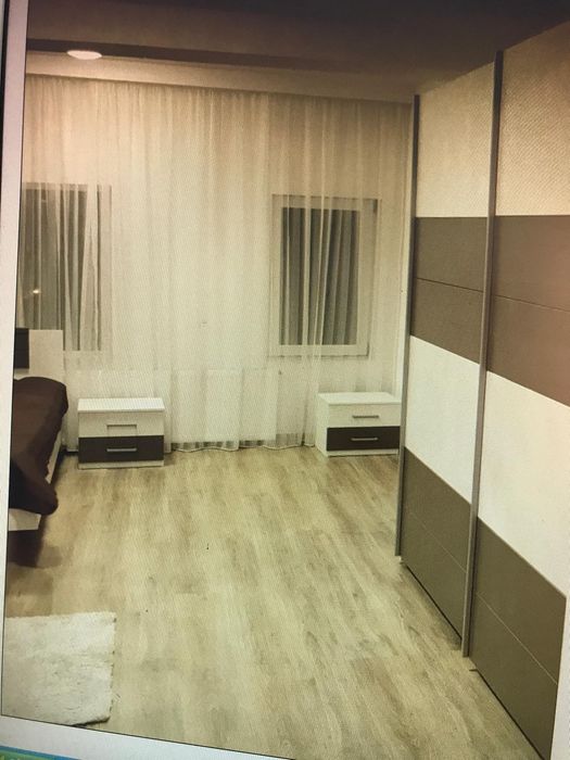 Închiriez apartament penthouse în zona centrala