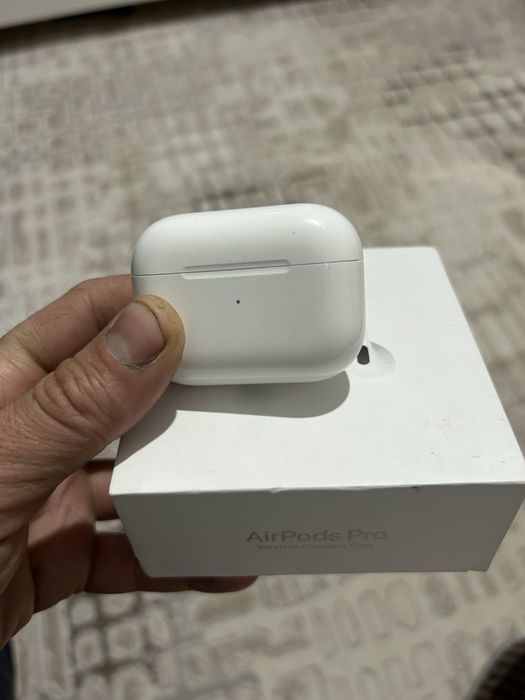 Продам  AirPods Pro.
