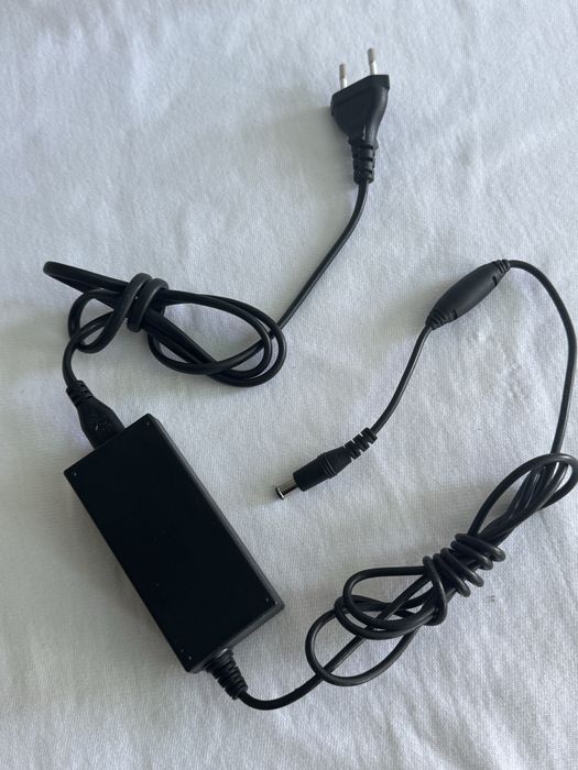 Оригинално зарядно Led lcd монитор Samsung 14V 1.79A 25W , зарядно Samsung