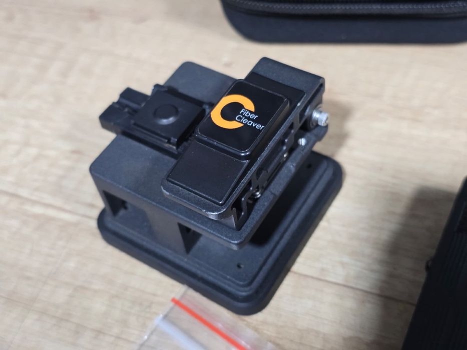 Aparat de sudură fibră optică Optical Fiber Fusion SPlicer Ai-7c FFTH