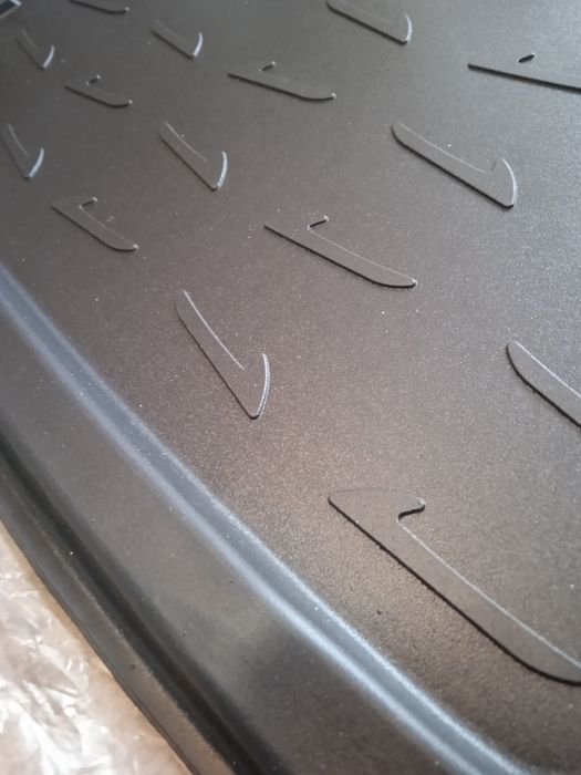 Коврики 2шт. в багажник Lexus