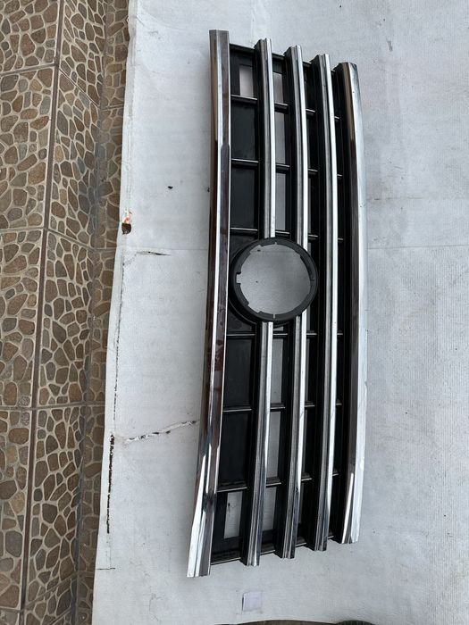 Grilă radiator vw touareg cr 7.