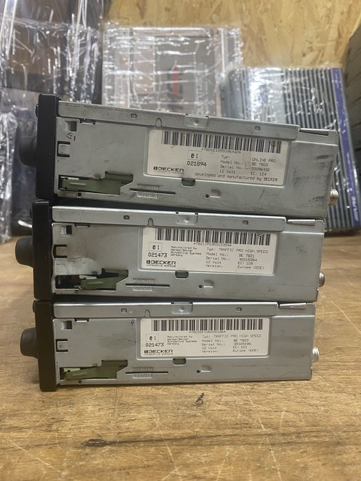Cd player auto Becker Traffic Pro -doua culori Merc-Audi