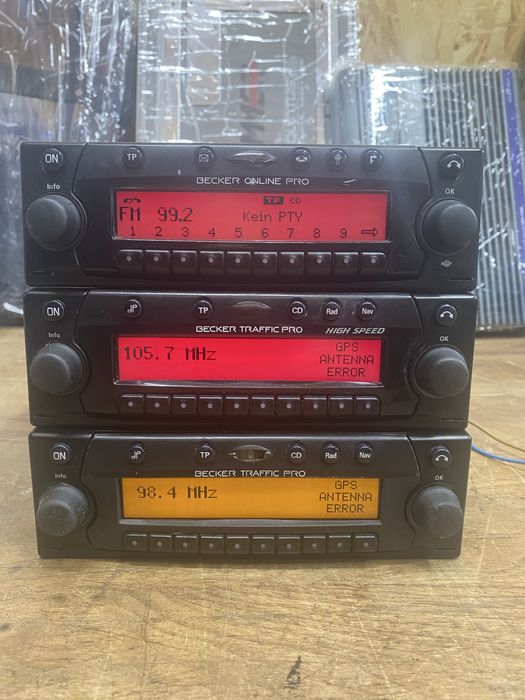 Cd player auto Becker Traffic Pro -doua culori Merc-Audi
