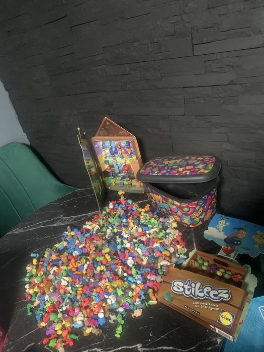 Lot de figurine stikeez