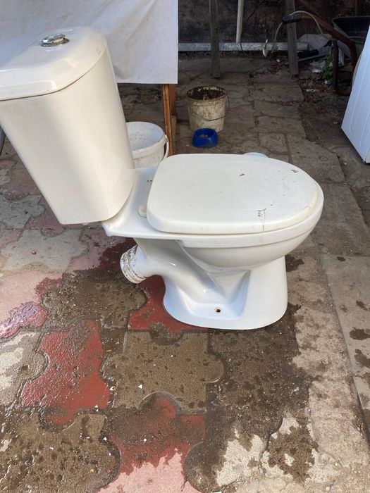 Продам унитаз/туалет
