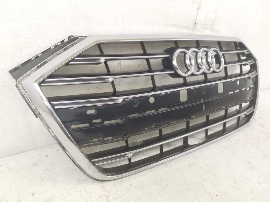 Audi A8 / Audi A8 D5 Решетка на радиатор Audi A8 D5 оригинална в добро