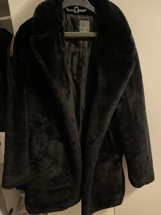 Палто с Черен Пух