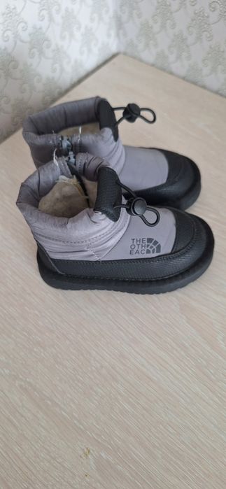 Продам ботинки, на мальчика