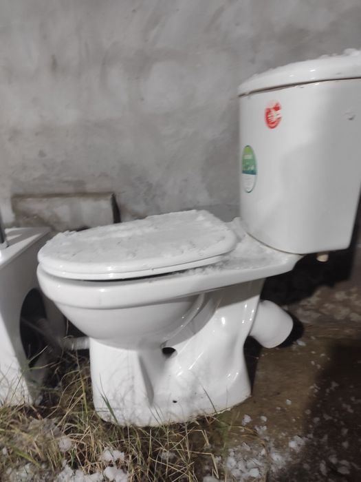 Унитаз продаётся!