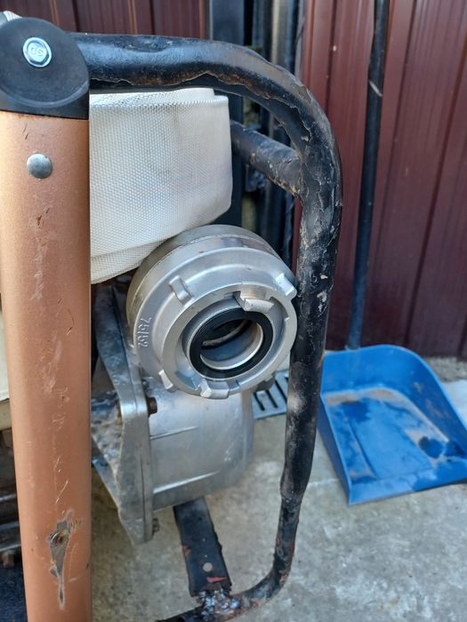 Vind motopompa apa marca Honda.