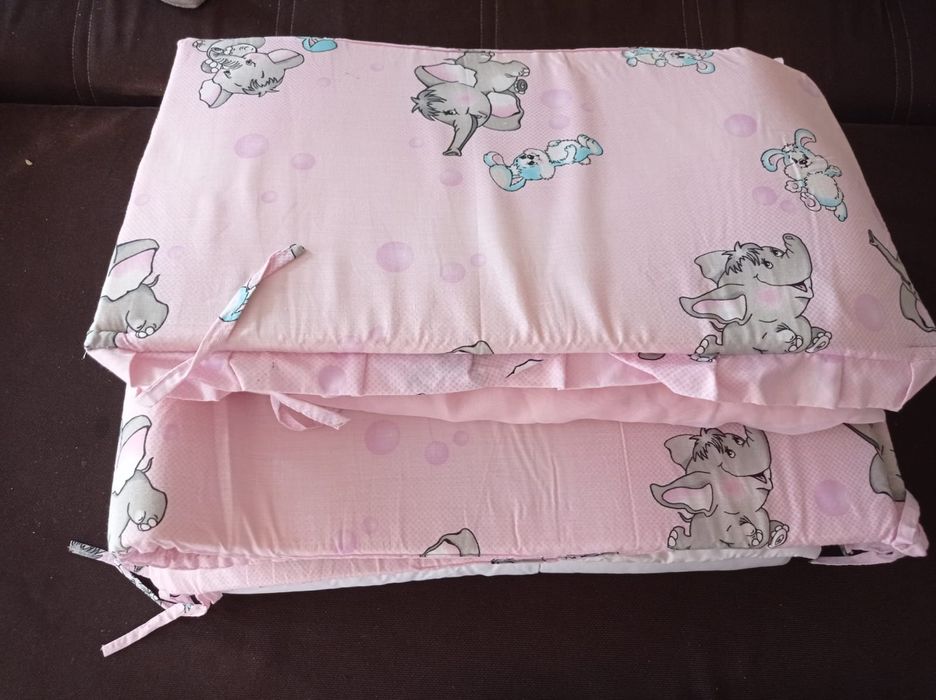 Продам детские вещи.