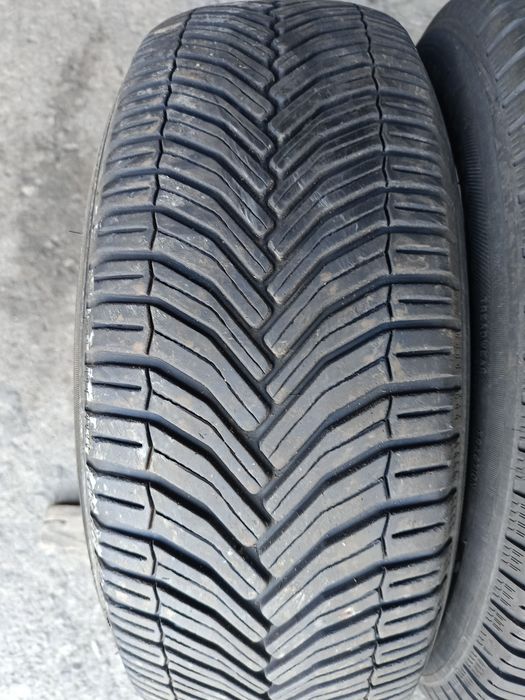 Всесезонни гуми -15цола -205/60-1бр.-65лв."MICHELIN"