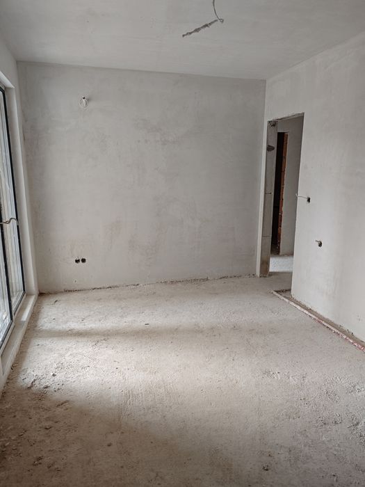 Четиристаен апартамент в Център