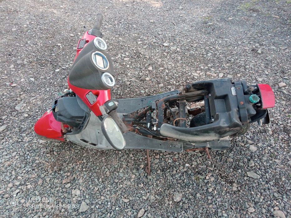 Vând scuter malaguti f12