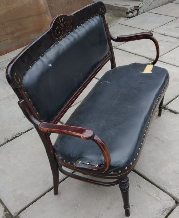 Комплект антикварной мебели.