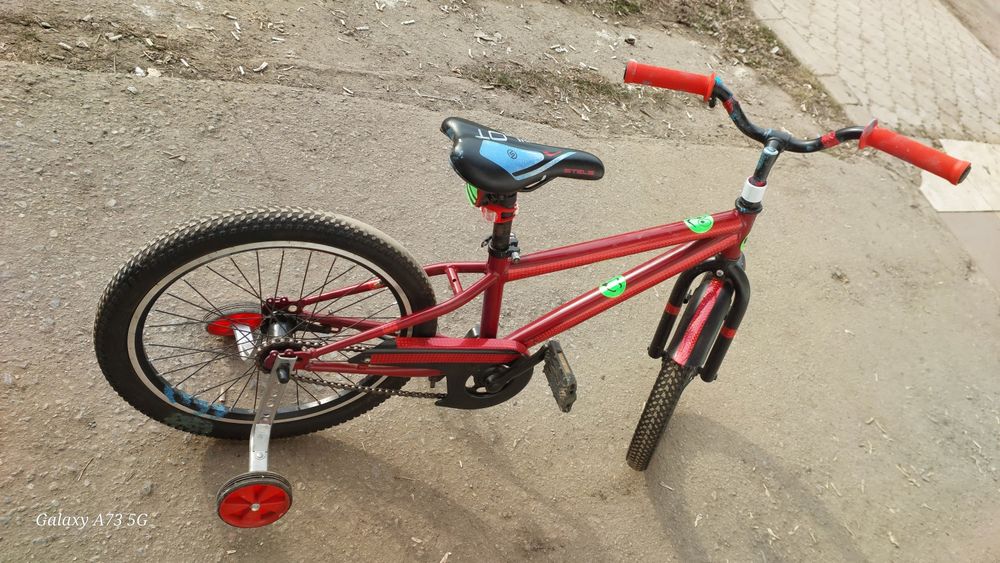 Продам велик детский колеса на 20