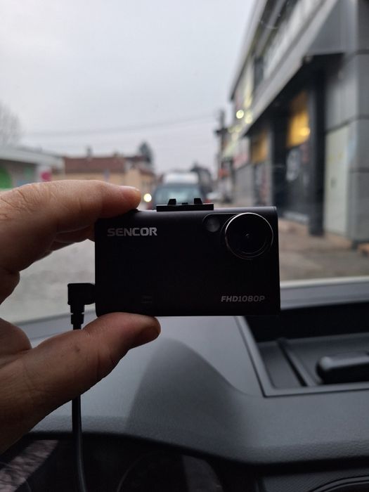 Два видеорегистратор работят перфектно цената е за двата