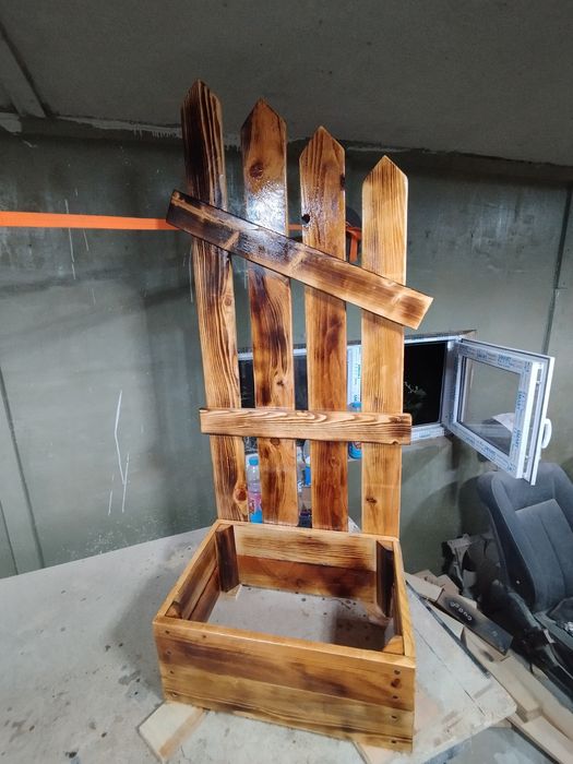 Мини клумба дворовая