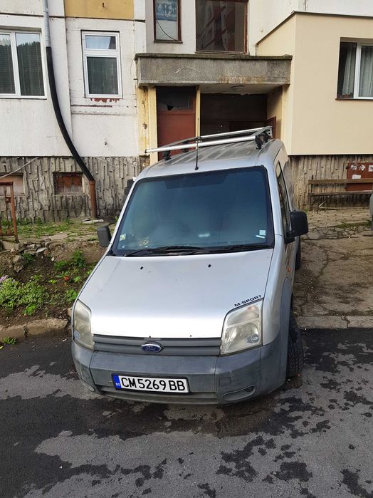 Продавам Форд Транзит Конект