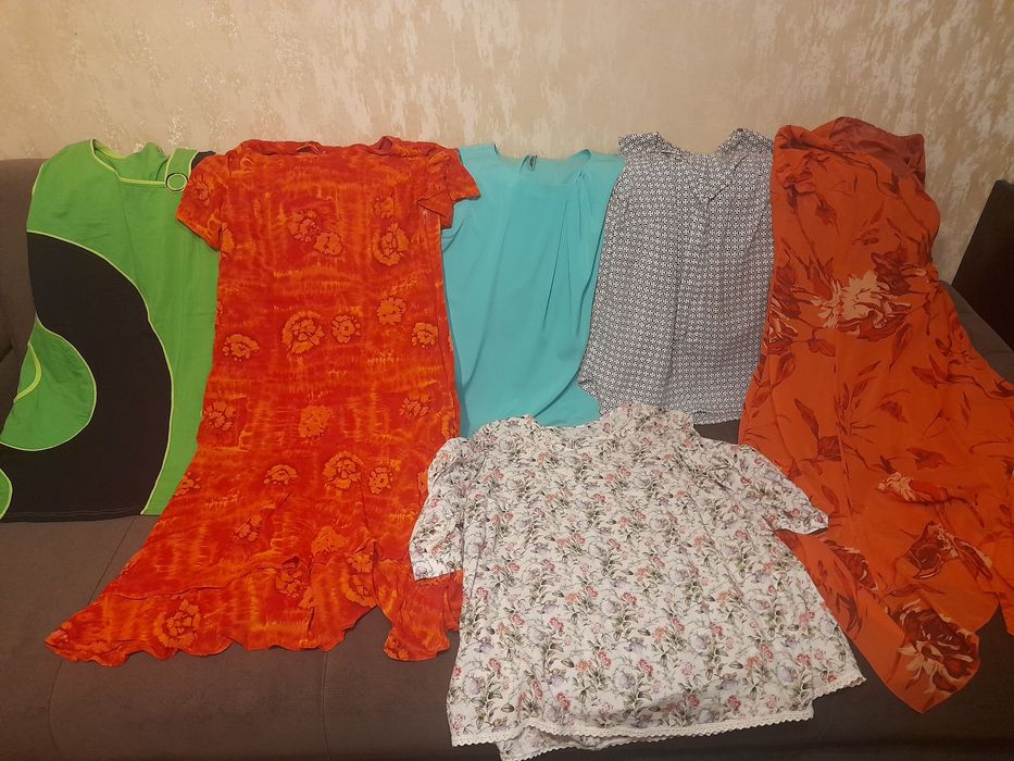 Продаю блузки, туники,платья